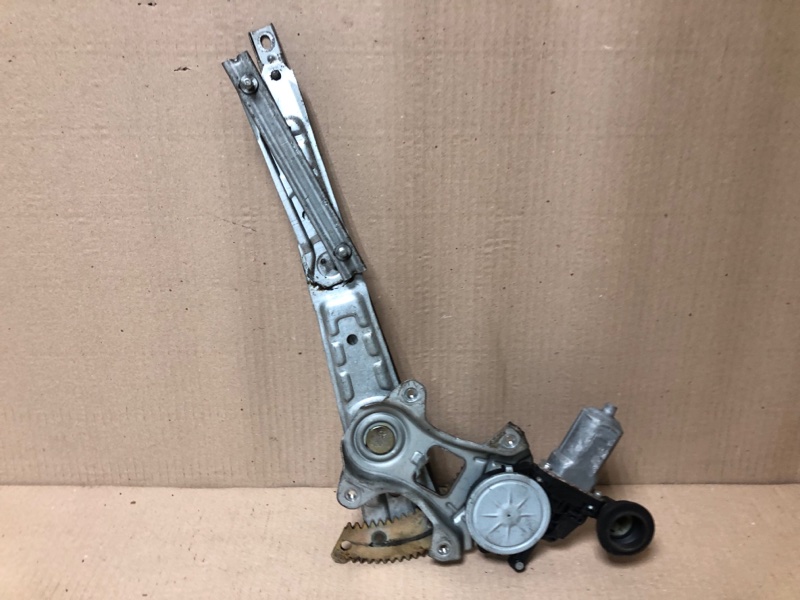 Стеклоподъемник задний левый INFINITI M35/M45 04-10 3.5 VQ35DE