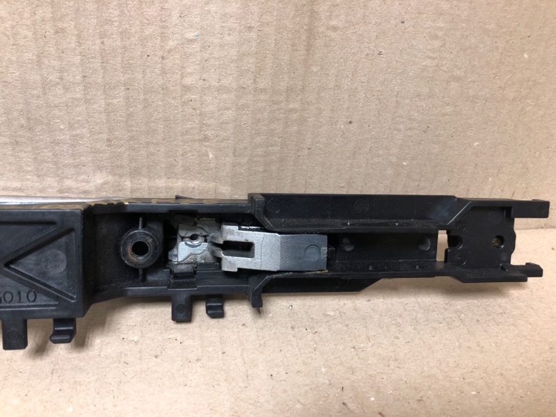 Ручка двери наружная задняя правая M35/M45 04-10 2004 3.5 VQ35DE Ручка двери наружная задняя правая M35/M45 04-10 2004 3.5 VQ35DE