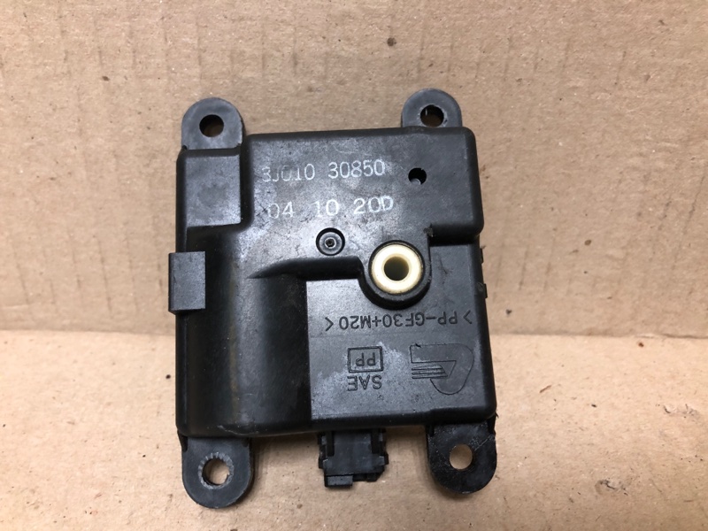 Моторчик заслонки печки INFINITI M35/M45 04-10 3.5 VQ35DE