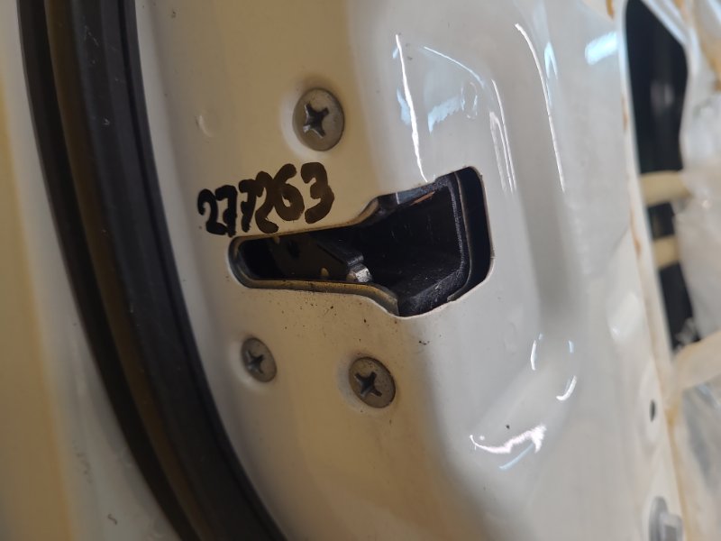 Замок двери передний левый NISSAN LEAF 18- 80501-4NP0A Б/У