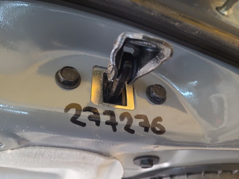 Ограничитель двери передний левый NISSAN LEAF 18- 80430-3NF0A Б/У