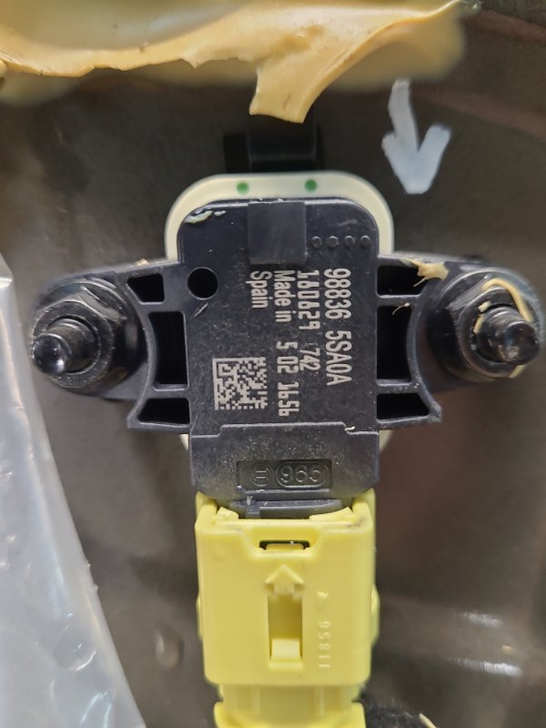 Датчик удара передний левый LEAF 18-