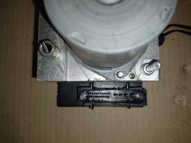 Блок ABS LEAF 10-17