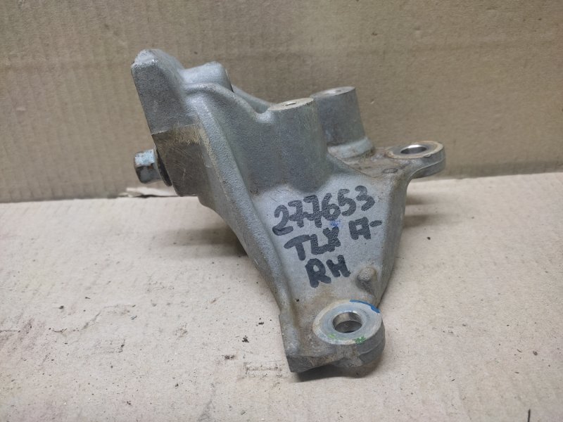 Запчасть крепление балки подвески переднее правое ACURA TLX 17-20 2019 2.4L 50290-T2F-A01 Б/У Крепление балки подвески переднее правое ACURA TLX 17-20 2019 2.4L 50290-T2F-A01 Б/У