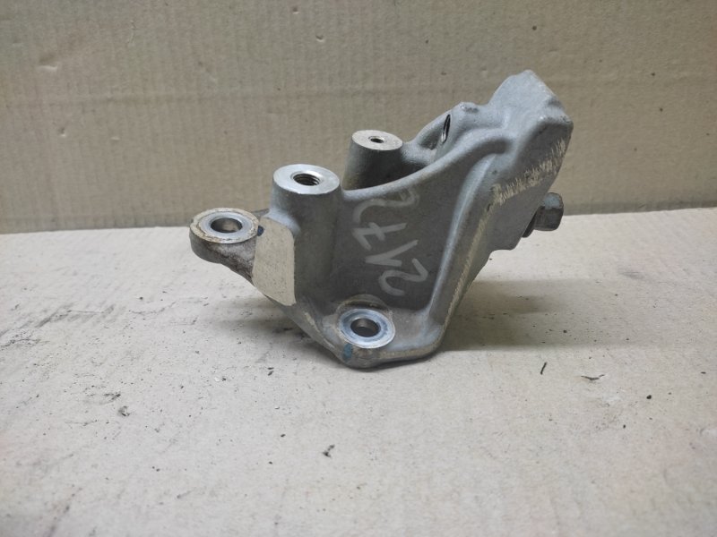 Крепление балки подвески переднее правое TLX 17-20 2019 2.4L Крепление балки подвески переднее правое TLX 17-20 2019 2.4L