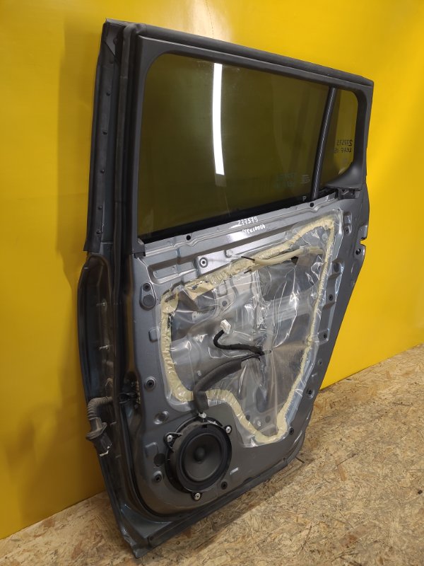 Дверь задняя правая LEAF 18-