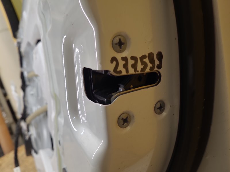 Замок двери передний правый NISSAN LEAF 18- 80500-4NP0A Б/У