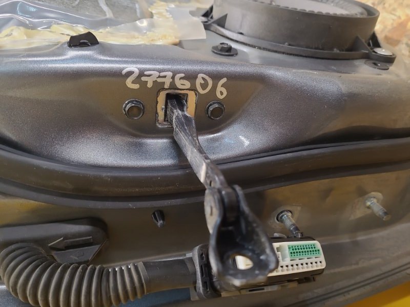 Запчасть ограничитель двери передний правый NISSAN LEAF 18- 80430-3NF0A Б/У Ограничитель двери передний правый NISSAN LEAF 18- 80430-3NF0A Б/У