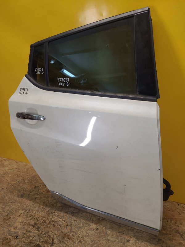 Дверь задняя правая NISSAN LEAF 18-
