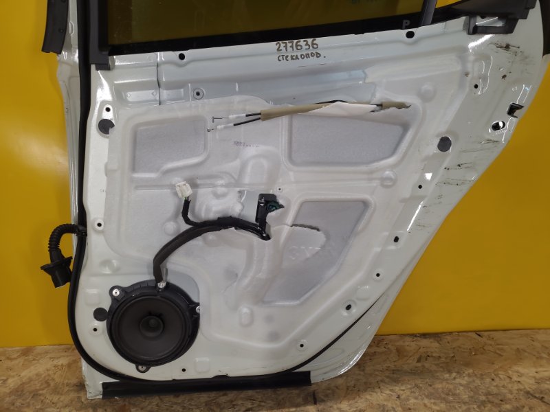 Стеклоподъемник задний правый NISSAN LEAF 18- 82720-3NN0A Б/У