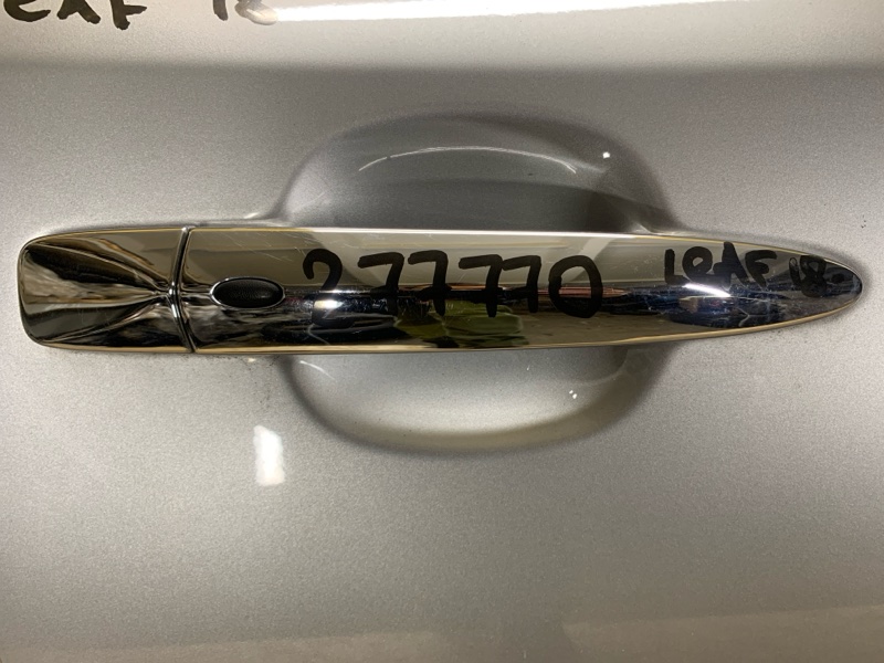 Запчасть ручка двери наружная передняя правая NISSAN LEAF 18- 80640-9RB0A Б/У Ручка двери наружная передняя правая NISSAN LEAF 18- 80640-9RB0A Б/У