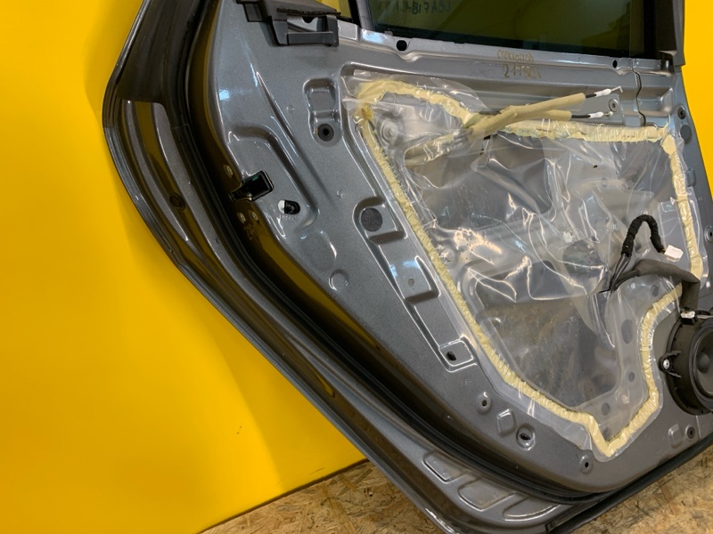 Дверь задняя левая LEAF 18-