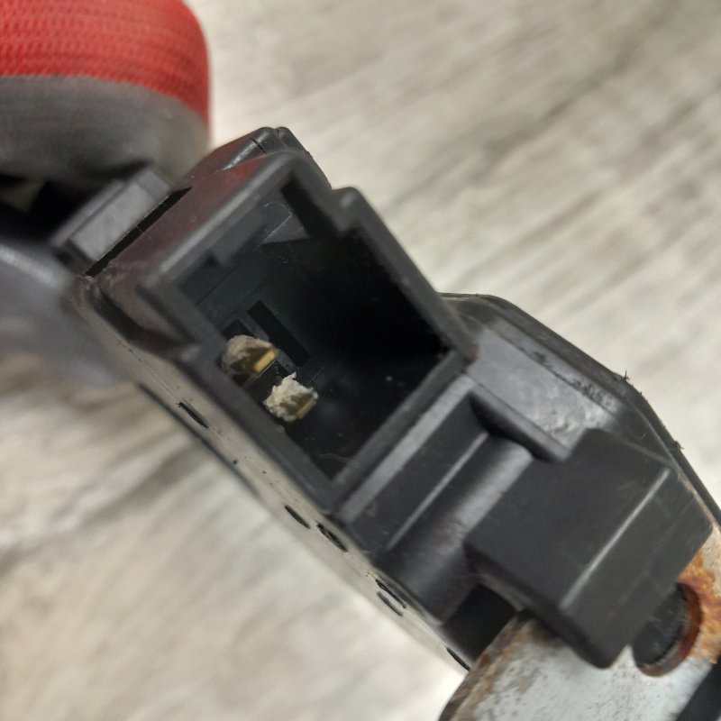 Замок двери правый TRIBECA B9 05-07 Замок двери правый TRIBECA B9 05-07