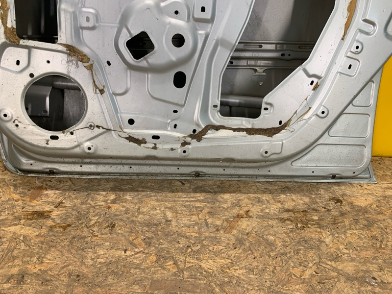 Дверь передняя правая LEAF 10-17