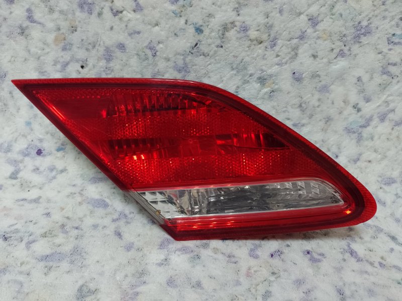 Фонарь внутренний задний левый TOYOTA AVALON 05-12 81590-AC020 Б/У