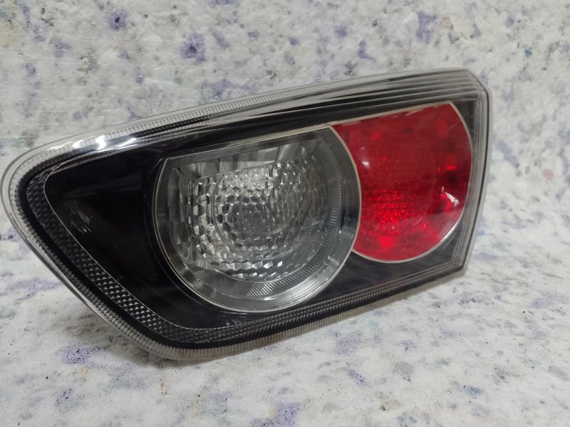 Фонарь внутренний задний правый MITSUBISHI LANCER X 10 07-15 8330A626 Б/У
