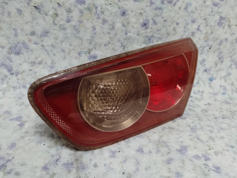 Фонарь внутренний задний правый MITSUBISHI LANCER X 10 07-15 8330A112 Б/У