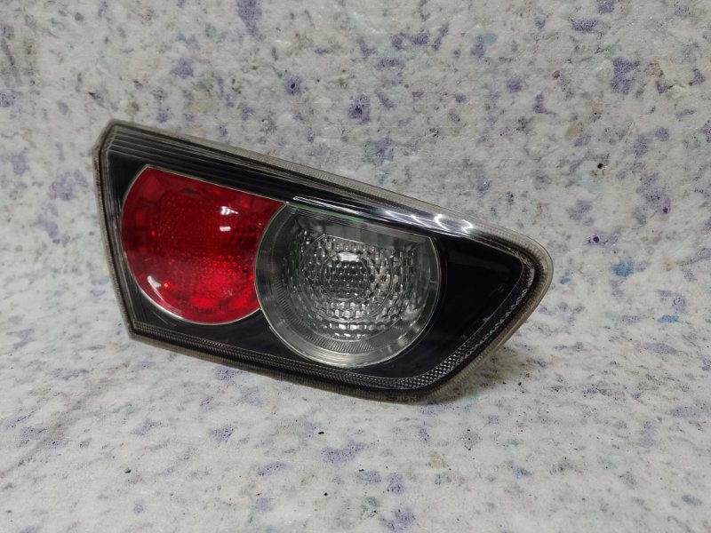 Фонарь внутренний задний левый MITSUBISHI LANCER X 10 07-15 8330A625 Б/У