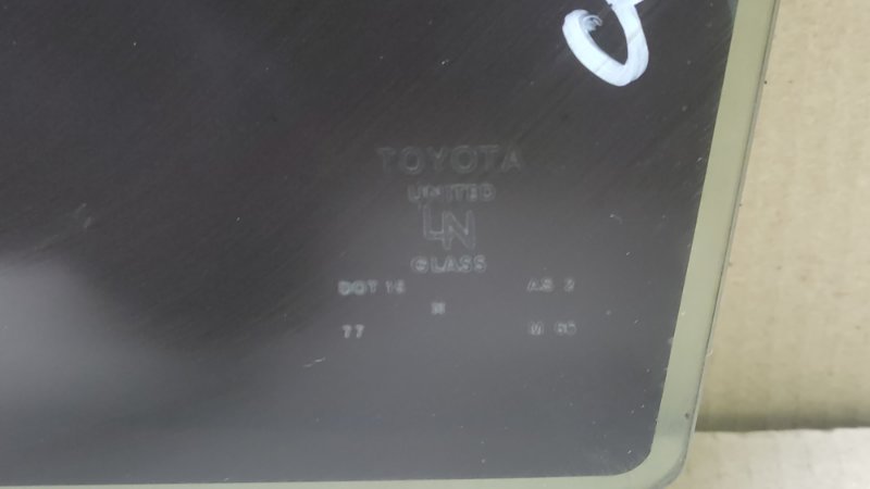 Стекло двери заднее левое COROLLA 120 00-07 2004 ZZE130L 1.8L 1ZZ-FE
