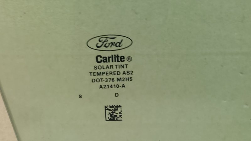 Стекло двери переднее правое FOCUS 10-18