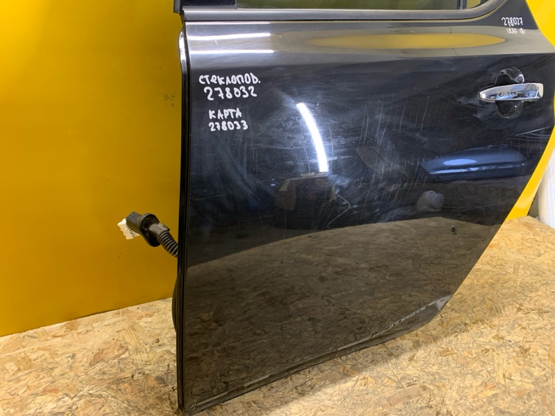 Дверь задняя левая LEAF 18-