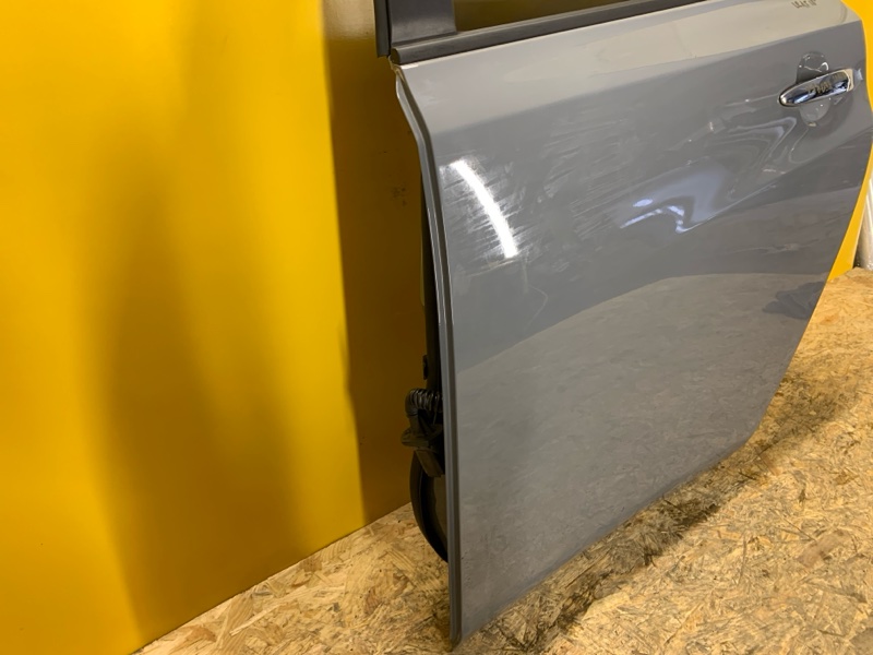 Дверь задняя левая LEAF 18-