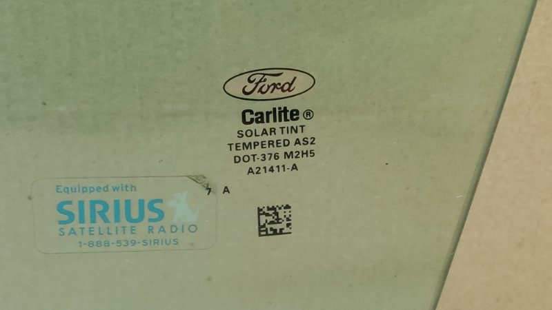 Стекло двери переднее левое FOCUS 10-18