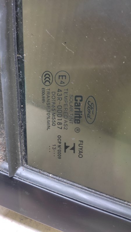 Стекло двери глухое переднее левое FUSION 14- 2014 2.5L