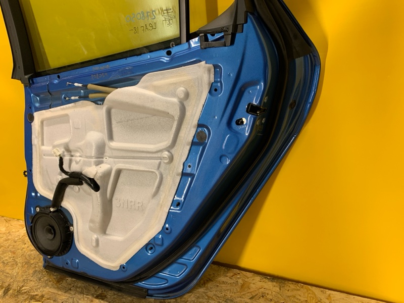 Дверь задняя правая LEAF 18-