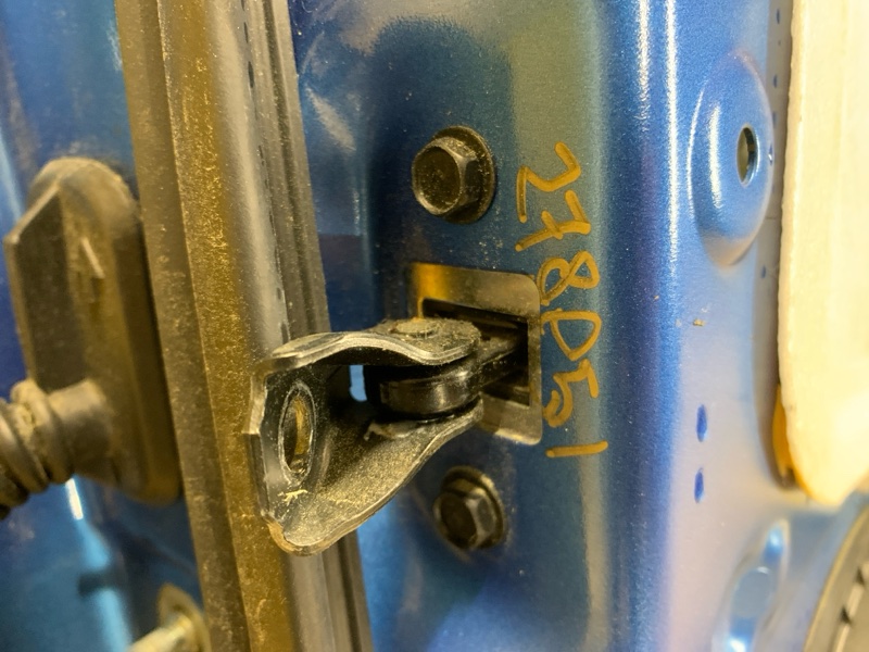 Запчасть ограничитель двери задний правый NISSAN LEAF 18- 82430-3NF0A Б/У Ограничитель двери задний правый NISSAN LEAF 18- 82430-3NF0A Б/У