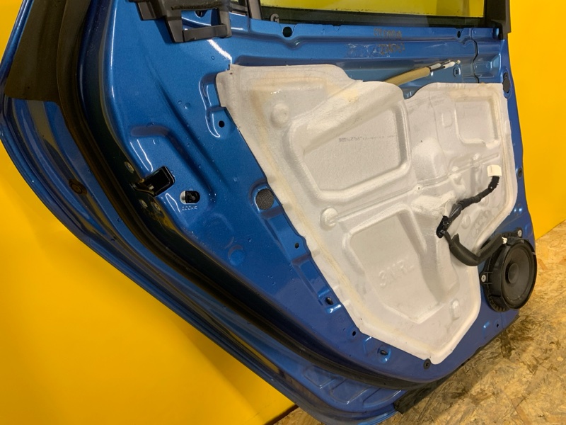 Дверь задняя левая LEAF 18-