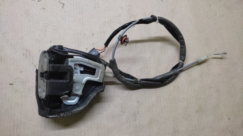 Замок двери боковой задний правый KIA SEDONA 14-18 YP 3.3 G6DM Замок двери боковой задний правый KIA SEDONA 14-18 YP 3.3 G6DM