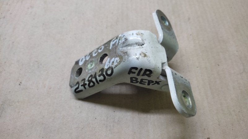 Петля двери верхняя передняя правая KIA SEDONA 14-18 YP 3.3 G6DM