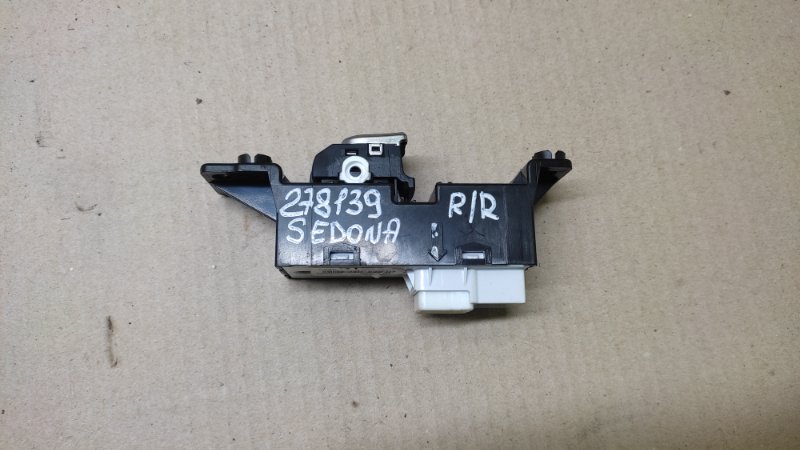 Кнопка стеклоподъемника задняя правая SEDONA 14-18 16 YP 3.3 G6DM Кнопка стеклоподъемника задняя правая SEDONA 14-18 16 YP 3.3 G6DM
