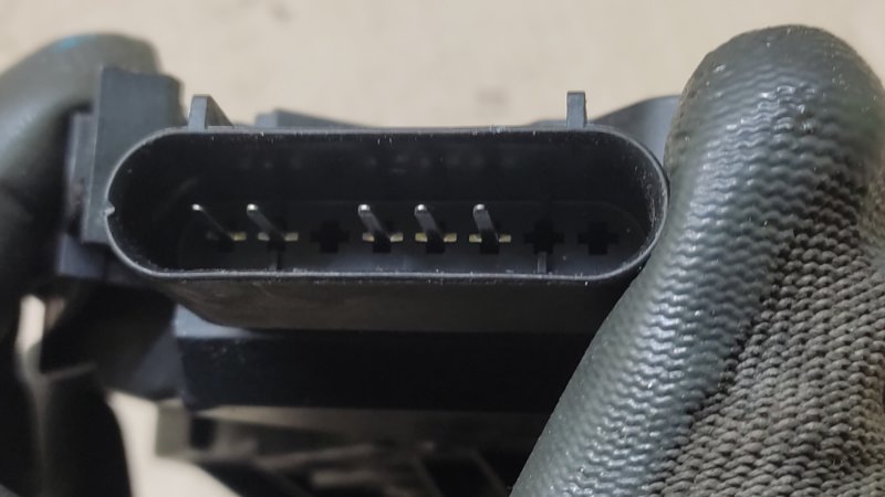 Замок двери передний правый FORD FUSION 14- 2.5L