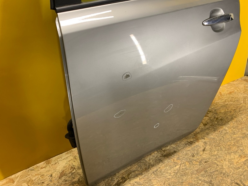 Дверь задняя левая LEAF 18-