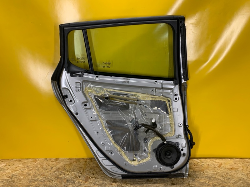 Дверь задняя левая LEAF 18-