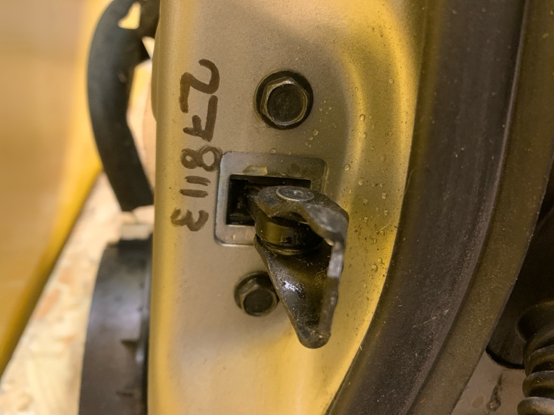 Запчасть ограничитель двери задний левый NISSAN LEAF 18- 82430-3NF0A Б/У Ограничитель двери задний левый NISSAN LEAF 18- 82430-3NF0A Б/У