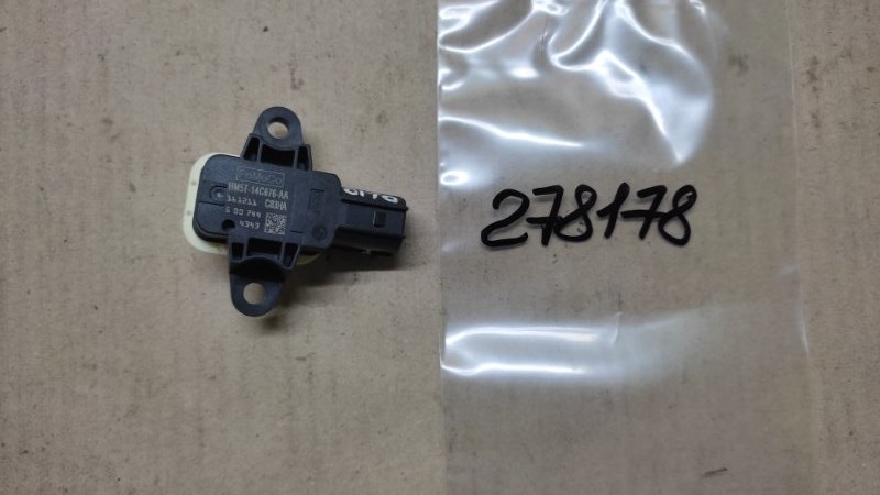 Датчик удара FORD FOCUS 10-18 HM5Z-14B345-A Б/У