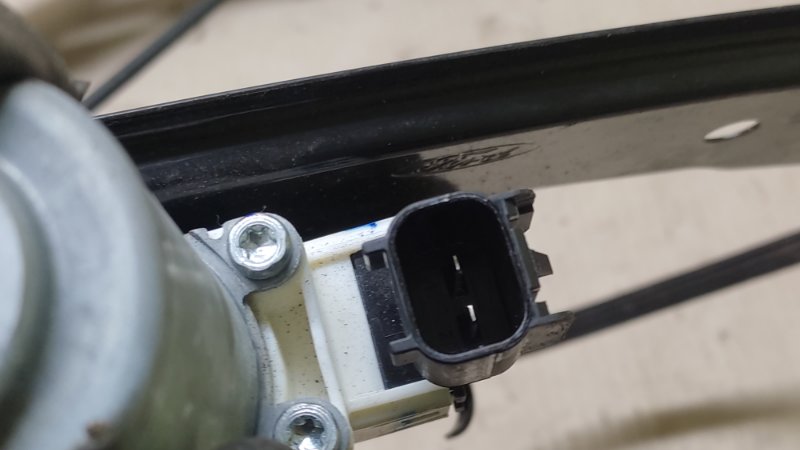 Стеклоподъемник передний левый FOCUS 10-18