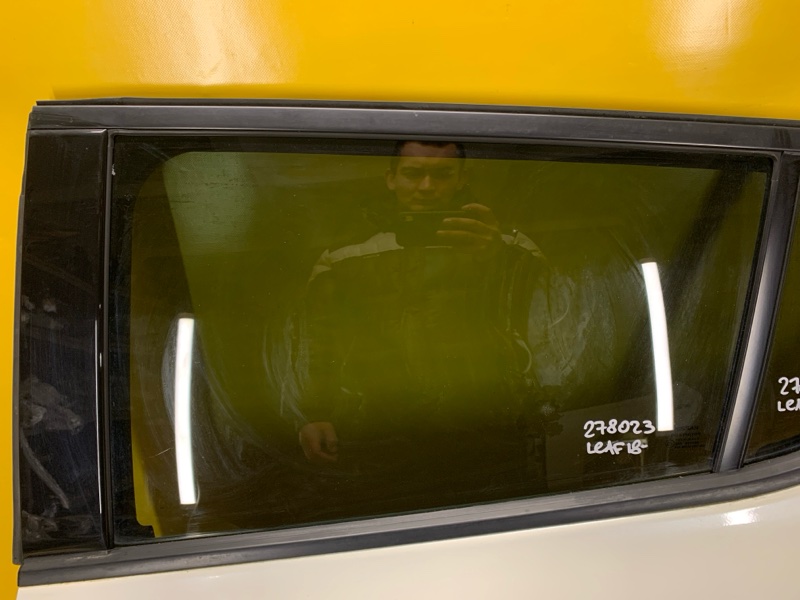 Стекло двери заднее левое NISSAN LEAF 18- 82301-3NF1A Б/У