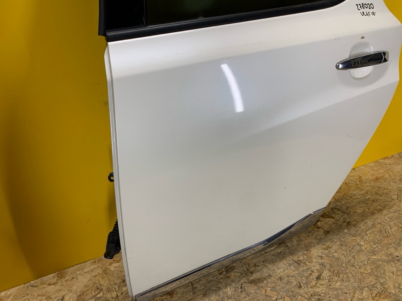 Дверь задняя левая LEAF 18-