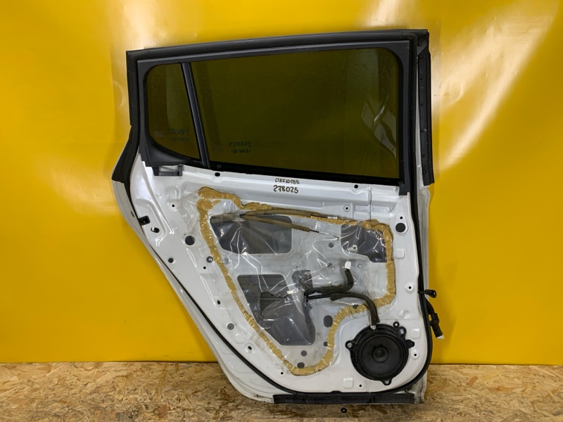 Дверь задняя левая LEAF 18-