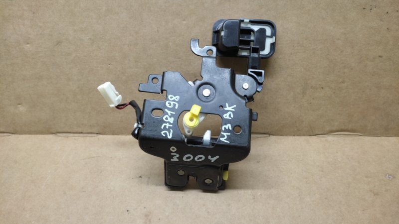 Замок крышки багажника 3 BK 03-08 2005 SEDAN 2.3