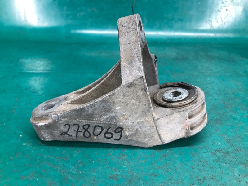 Кронштейн КПП FOCUS 10-18