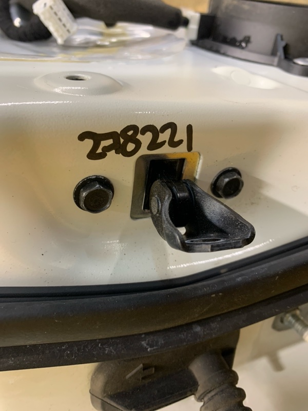 Ограничитель двери задний правый NISSAN LEAF 18- 82430-3NF0A Б/У