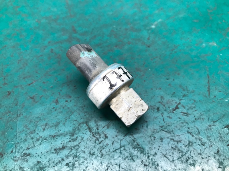 Датчик давления кондиционера DODGE JOURNEY 08-20 2009 2.4 ED3 68156982AA Б/У