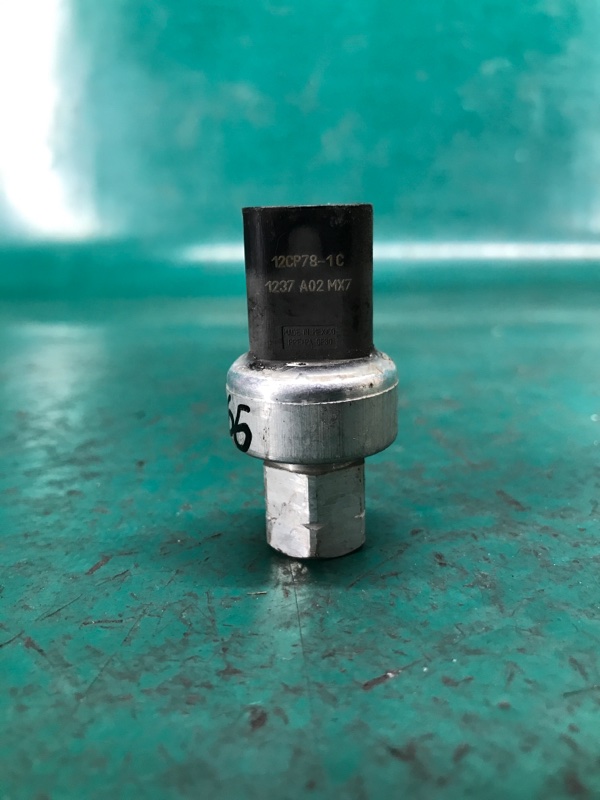 Датчик давления кондиционера JOURNEY 08-20 Датчик давления кондиционера JOURNEY 08-20