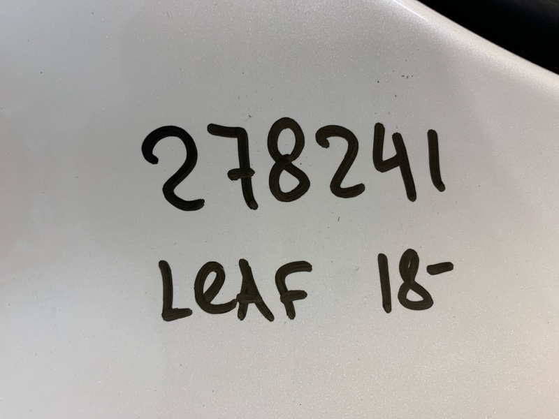 Дверь задняя правая LEAF 18-