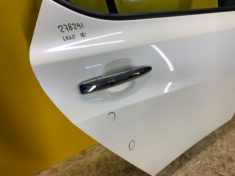 Дверь задняя правая LEAF 18-